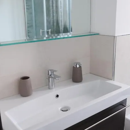 Alojamento de Acomodação e Pequeno-almoço Biscotti S 3*